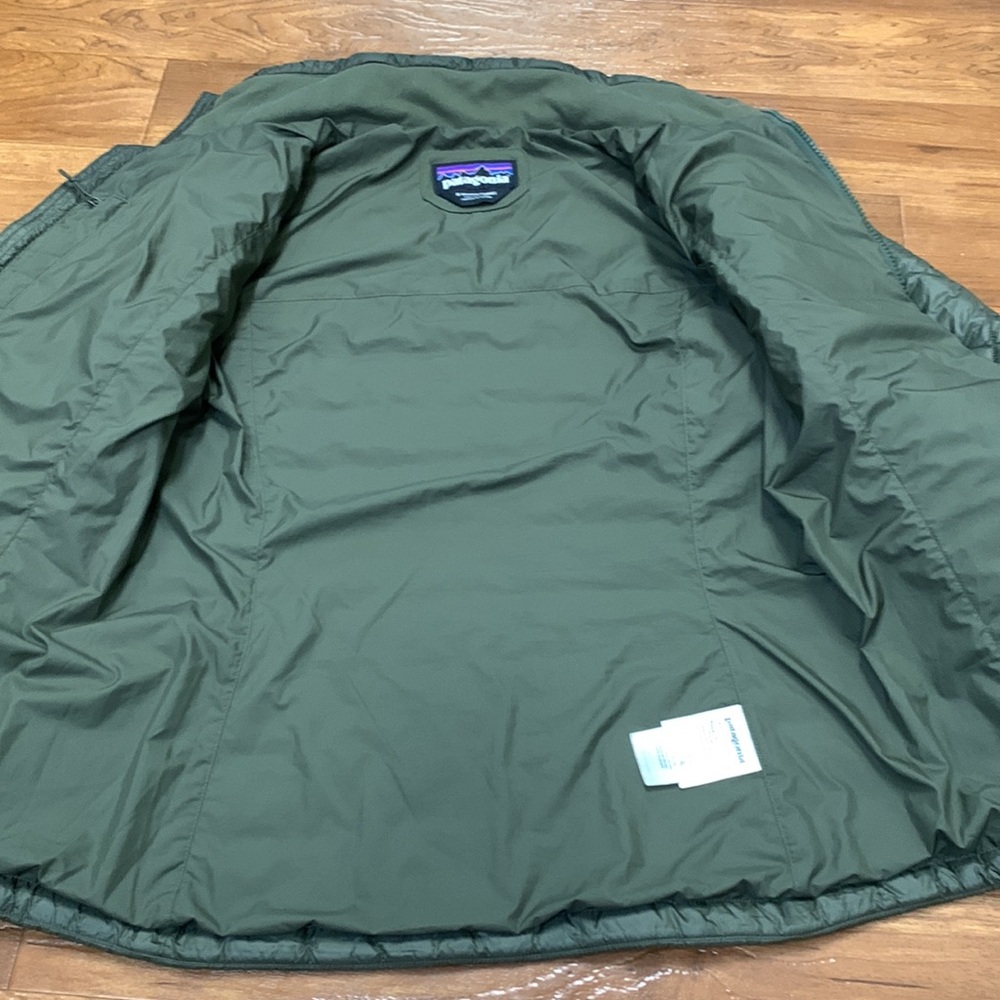 Patagonia Lightweight Puffer Jacket - Picture 11 of 15
